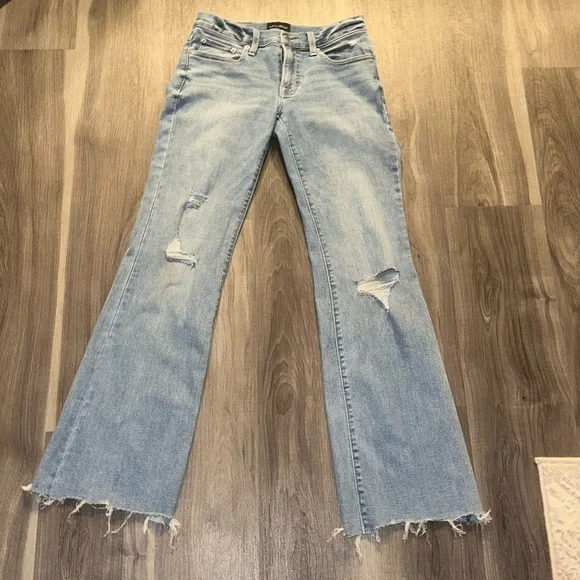 NWOT Lucky Brand Mid Rise Sweet Flare Jean - Picture 3 of 5